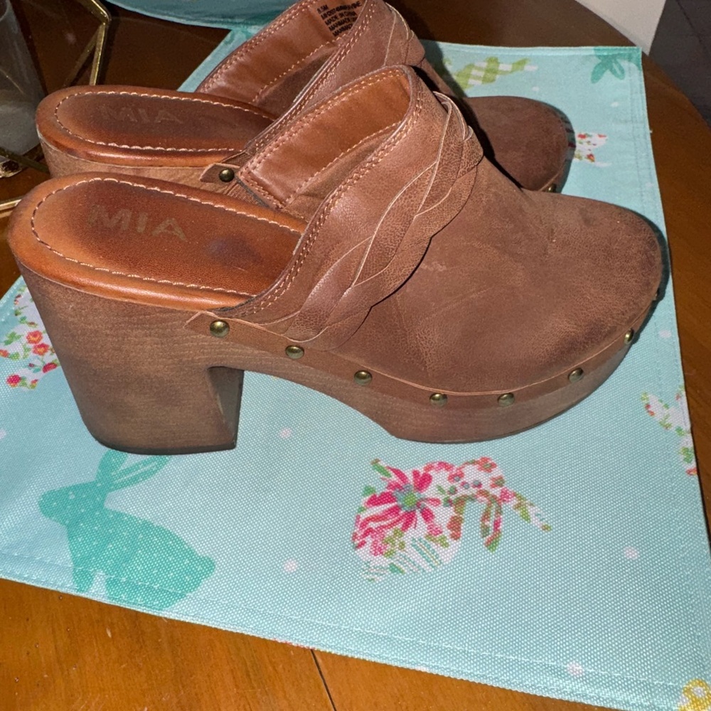 MIA Women's Brown Clogs